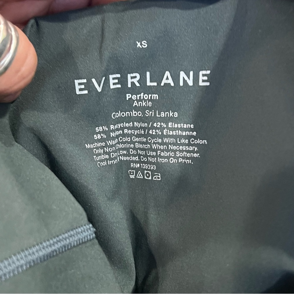 Everlane Performance Ankle Leggings - Picture 6 of 6